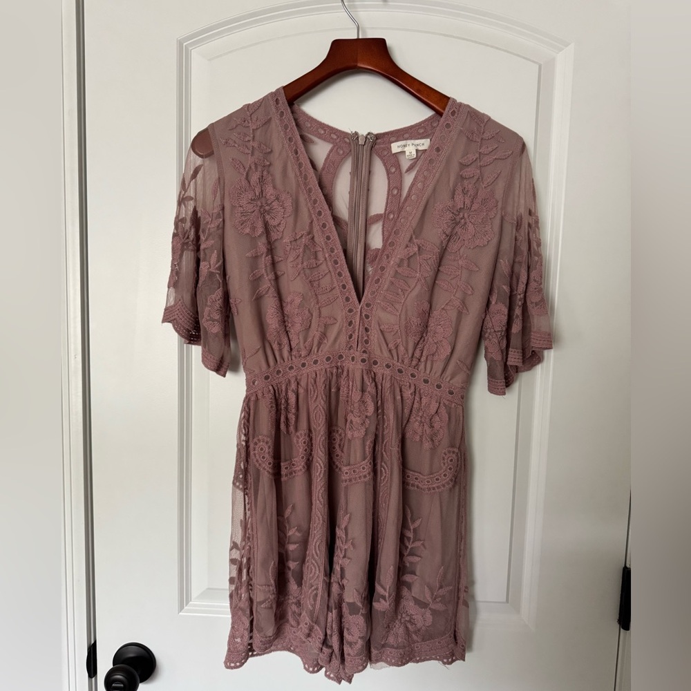 Honey Punch - Mauve Lace Romper